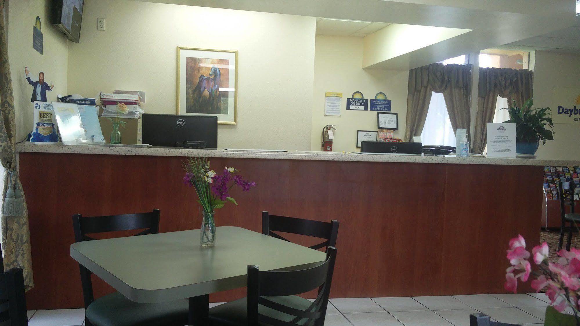 Days Inn By Wyndham Ocala North Eksteriør billede
